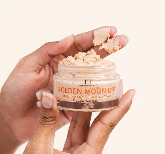 Golden Moon Dip ILLUMINATION MOUSSE WITH RETINOL + WRINKLE-TARGETING PEPTIDES